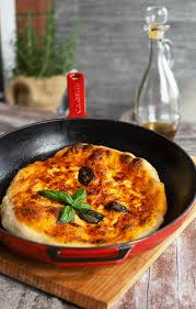 Cast Iron Pizza Pizza In A Pan How To Make Pizza Vincenzo S Plate Cast Iron Pizza How To Make Pizza Homemade Pizza