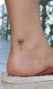 40 Geometrical Best Minimalist Tattoo Ideas 2019 Page 16 Of 41 Tracesofmybody Com Palm Tattoos Tattoos Tattoos For Women Small