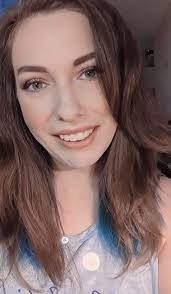 Lisa Jayne's Instagram, Twitter & Facebook