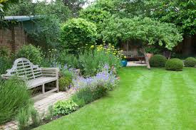 From beginning gardening to organic gardening, you'll find it all here. Family Garden W3 Joanna Archer Garden Design