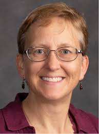 Heidi Dux's Instagram, Twitter & Facebook