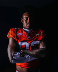 Different kind of vibe🙃