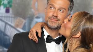 Scroll below and check more details information about current net worth as well as monthly/year salary, expense, income reports! The Voice Of Germany Lena Gercke Wird Von Annemarie Carpendale Vertreten Bunte De