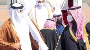 بالفيديو.ولي العهد محمد بن سلمان يقود سيارته مع محمد بن زايد بالدرعية. Ø§ÙÙÙØ© Ø§ÙØ®ÙÙØ¬ÙØ© ÙÙÙ Ø§ÙØ¹ÙØ¯ Ø§ÙØ³Ø¹ÙØ¯Ù ÙØ­ÙØ¯ Ø¨Ù Ø³ÙÙØ§Ù ÙØ³ØªÙØ¨Ù Ø£ÙÙØ± ÙØ·Ø± Ø§ÙØ´ÙØ® ØªÙÙÙ Ø¨Ø¹ÙØ§Ù Ø­Ø§Ø± Ø§ÙØ­Ø±Ø© ÙÙÙØ²