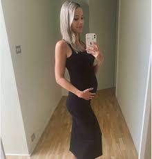 Marion rousse est devenue au fil des saisons la consultante vedette du cyclisme à la télévision. Marion Rousse Enceinte De 7 Mois Devoile Son Joli Ventre Rond