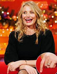 Is This Cameron Diaz S Engagement Ring Cameron Diaz Cameron Diaz And Benji Cameron