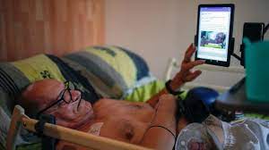 Alain cocq, l'homme de 57 ans souffrant d'une maladie incurable, hospitalisé après plusieurs jours sans traitement après avoir interrompu tout traitement et alimentation, il a accepté d'être. Alain Cocq Facebook Blocks Incurably Ill Man From Livestreaming Death Bbc News
