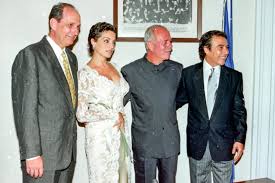 Jun 12, 2021 · η άντζελα γκερέκου επιστρέφει στη μικρή οθόνη μετά από χρόνια απουσίας. Antzela Gkerekoy Tolhs Boskopoylos Ekleisan 23 Xronia Gamoy Znews