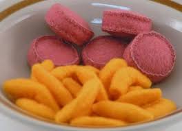 Felt Food Macaroni Cheese With Hot Dog Slices Dinette En Feutrine Aliments En Feutrine Jouets En Feutrine