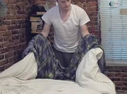 Putting on a duvet cover doesn't have to feel like such a chore. How To Put On A Duvet Cover Howcast