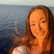 Heather Lawson (@hlawson95)