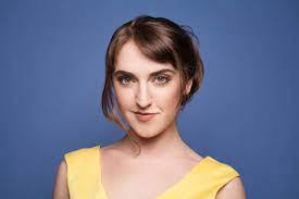 Rachelle Sweeney's Instagram, Twitter & Facebook