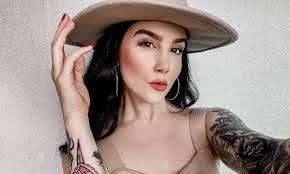 Kayla Egan's Instagram, Twitter & Facebook