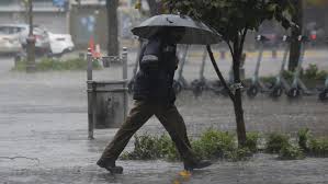 #santiago recorded 40mm+ of rain, making january 2021 the rainest january in history with over 150 years of data (photo quinta normal). Lluvia En Santiago Comenzara En La Madrugada Y Se Extendera Hasta El Mediodia Del Viernes Meganoticias