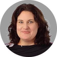 Lisa Fay's Instagram, Twitter & Facebook