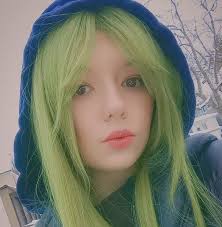 Rayna has a bad feeling her husband Dustin, who's a college professor, is  getting a little too close to one of his students, Kenzie. She found  Kenzie's number saved in his phone,