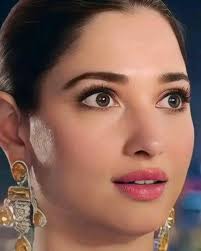 You're really going to love being inside the Cybertruck. The first thing  you notice is how enormous and spacious it is. 6 adults can be very  comfortable. Then it's all armormed glass,