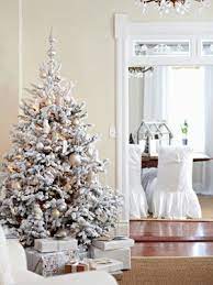 You can create wonderful festive centerpieces using red and white roses. 53 Exciting Silver And White Christmas Tree Decor Ideas Digsdigs