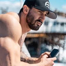 Keri Smart's Instagram, Twitter & Facebook