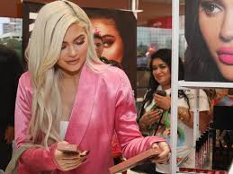 Самые новые твиты от kylie jenner (@kyliejenner): Kylie Jenner Officially Booted Off The Forbes Billionaires List