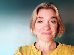 Leah Hare's Instagram, Twitter & Facebook