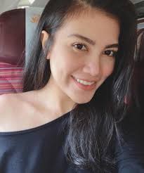 Lymphoma ( limfoma ) adalah sejenis kanser yang berkaitan dengan pembelahan secara tidak normal sel2 pada lymphatic system.dinamakan lymphatic bermaksud kanser yang bermula dalam lymphocytes dimana lymphocytes adalah sebahagian elemen sistem pertahanan badan. Saya Menghidap Kanser Limfoma Pernah Doktor Beritahu Ada Setahun Sahaja Untuk Hidup Elyana Viral Purba