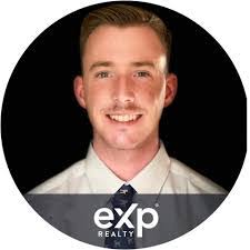 Christopher Beattie's Instagram, Twitter & Facebook