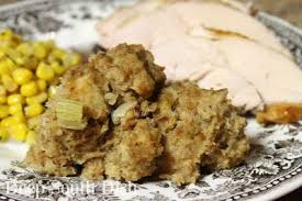 Homemade Herb Bread Dressing For Those Who Aren T Fond Of Cornbread Dressing And Yes There Are Some Even Here Bread Dressing Herb Bread Friendsgiving Food