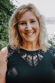 Dana Meier's Instagram, Twitter & Facebook