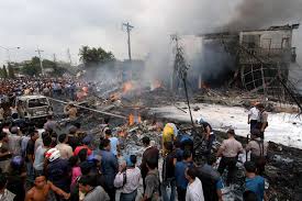 Hasil gambar untuk mandala airlines kecelakaan 2005