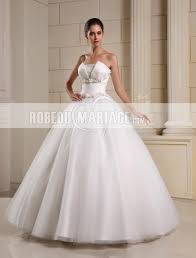 Le tulle épais donne un côté déguisement à on a essayé parce que c'est moins cher, forcément, mais on a tout recommencé. Robe De Mariee Princesse Bustier Tulle Jupe Volume Fleur Pas Cher Sur Mesure Robe206936 Robedumariage Com