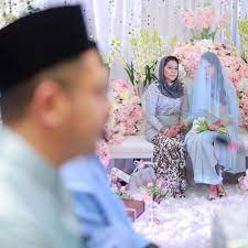 Memang benar aku mencintaimu, memang benar rasa menyayangimu, setulusnya rasa hati ini, hanyalah padamu. kuharapkan engkau yang terakhir, dalam hidup ini, setia bersamamu hingga hujung waktuku, kekal bahagia selamanya. antara kaspyen yang ditulis aidil. Memang Benar Aku Mencintaimu Memang Pesona Pengantin Facebook