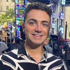 Jill Manion's Instagram, Twitter & Facebook