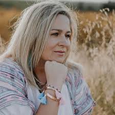 Joanna Vogel's Instagram, Twitter & Facebook