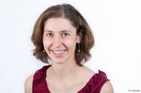 Claire Lenz's Instagram, Twitter & Facebook