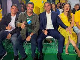 Estive na convenção nacional do PL, que confirmou o Flávio Bolsonaro como nosso candidato à Presidência da República! Seguimos juntos por um Brasil melhor para todos os sul-mato-grossenses e brasileiros!