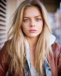 Long straight center part hairstyles. Best Medium Hairstyle Part 4 Hair Styles Long Hair Styles Blonde Hair Blue Eyes