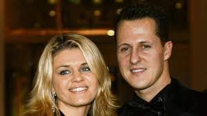 Bei michael schumacher gab es wenige seriöse nachrichten, die hoffnungen zuließen. Michael Schumacher Schweizer Polizei Schutzt Schumacher Villa Formel 1 Bild De