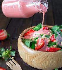 La Meilleure Recette De Vinaigrettes Aux Fraises Recipe Strawberry Salad Recipe Strawberry Salad Food