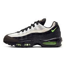 [middle english tenetz, tenyes, court tennis, from. Tenis Nike Masculino Air Max 95 Online