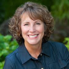 Jeanne Paul's Instagram, Twitter & Facebook