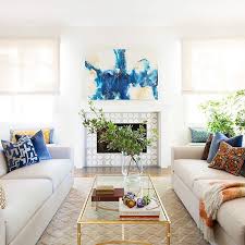Modern living rooms can be fitted out with unique furniture pieces in a mix of models and sizes, letting you fit your sitting room plan to the contour of the room and produce a more individual sense of style. 11 Modern Living Rooms That Are Warm And Inviting