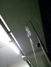 Namun di balik pemasangan infus, memiliki beberapa efek samping dan salah satu yang paling sering terjadi adalah tangan menjadi bengkak dan ini merupakan yang paling banyak di keluhkan mereka yang memasang infus. 19 Ide Infus Di 2021 Arsitektur Rumah Sakit Fotografi Gaya Hidup Foto Tangan