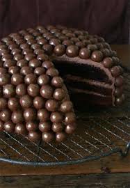 Malt Ball Cake Chocolate Christmas Cake Easy Cake Decorating Chocolate Spice Cake