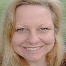 Mandi Cunningham's Instagram, Twitter & Facebook