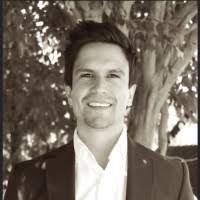 2700+ "Oscar La" profiles