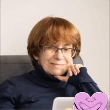 Kochani Widzowie i wszyscy Przyjaciele, Dziękuję za życzenia i pamięć o  moich imieninach 😘 Nieco ułatwia ją fakt, że łączą się z Dniem Babci 😊  Moja babcia Irena była najważniejszą kobietą mojego