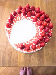•100 g butterkekse •80 g geschmolzene butter für die creme: Angelfoodcake Mit Erdbeercurd Oder Meine Beste Erdbeertorte Fur Andreas Mehlstaub Und Ofenduft