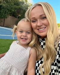 What a special moment for this sweet family! 🤍