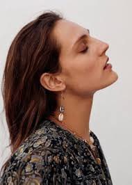 Puka Shell Jewelry Is Making a Comeback, Y'All